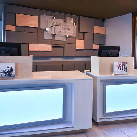 Holiday Inn Express & Suites - Madisonville By Ihg Экстерьер фото