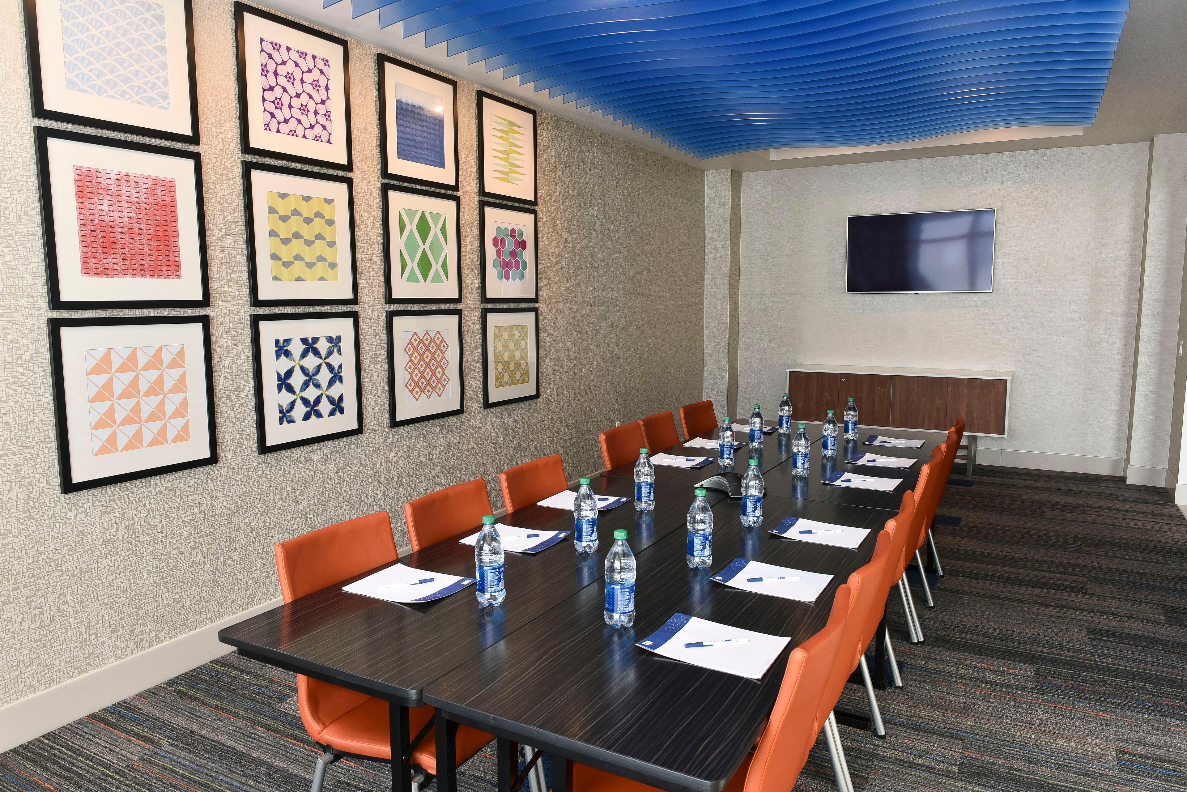 Holiday Inn Express & Suites - Madisonville By Ihg Экстерьер фото