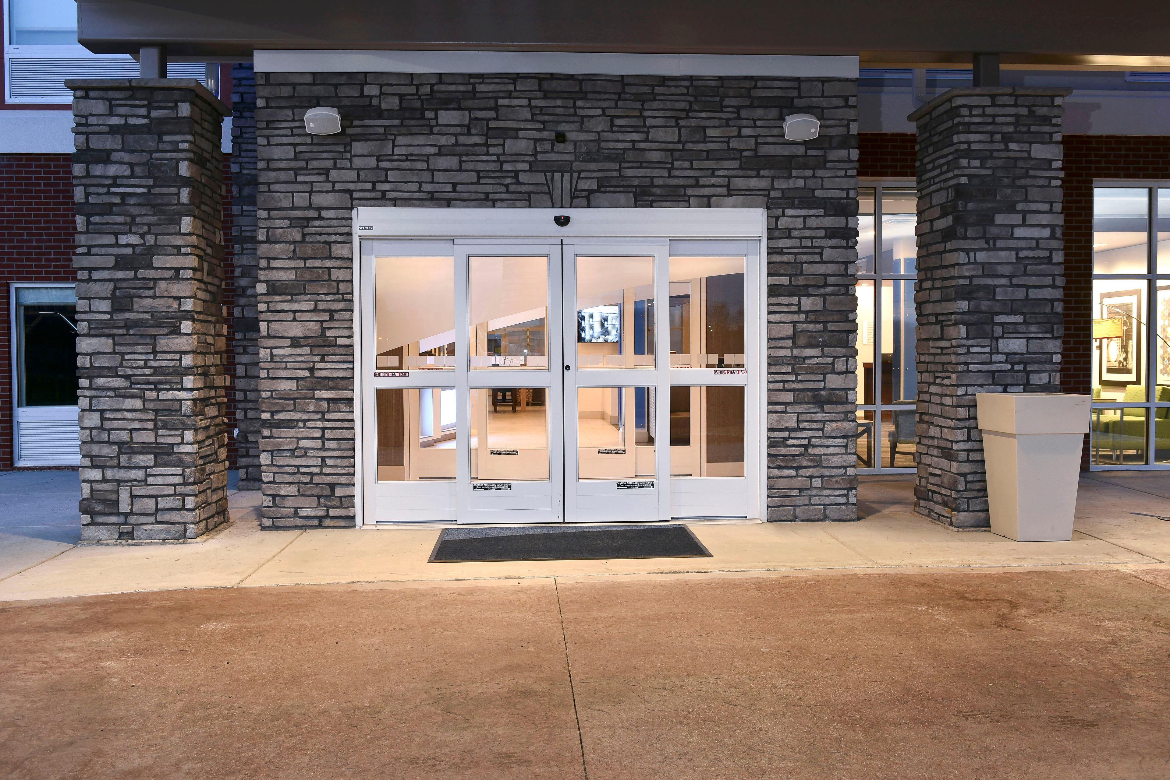 Holiday Inn Express & Suites - Madisonville By Ihg Экстерьер фото